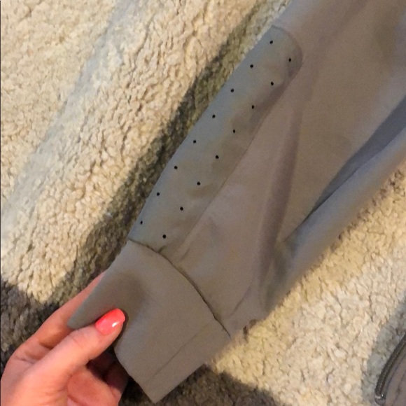 Lululemon grey jacket - Picture 2 of 8